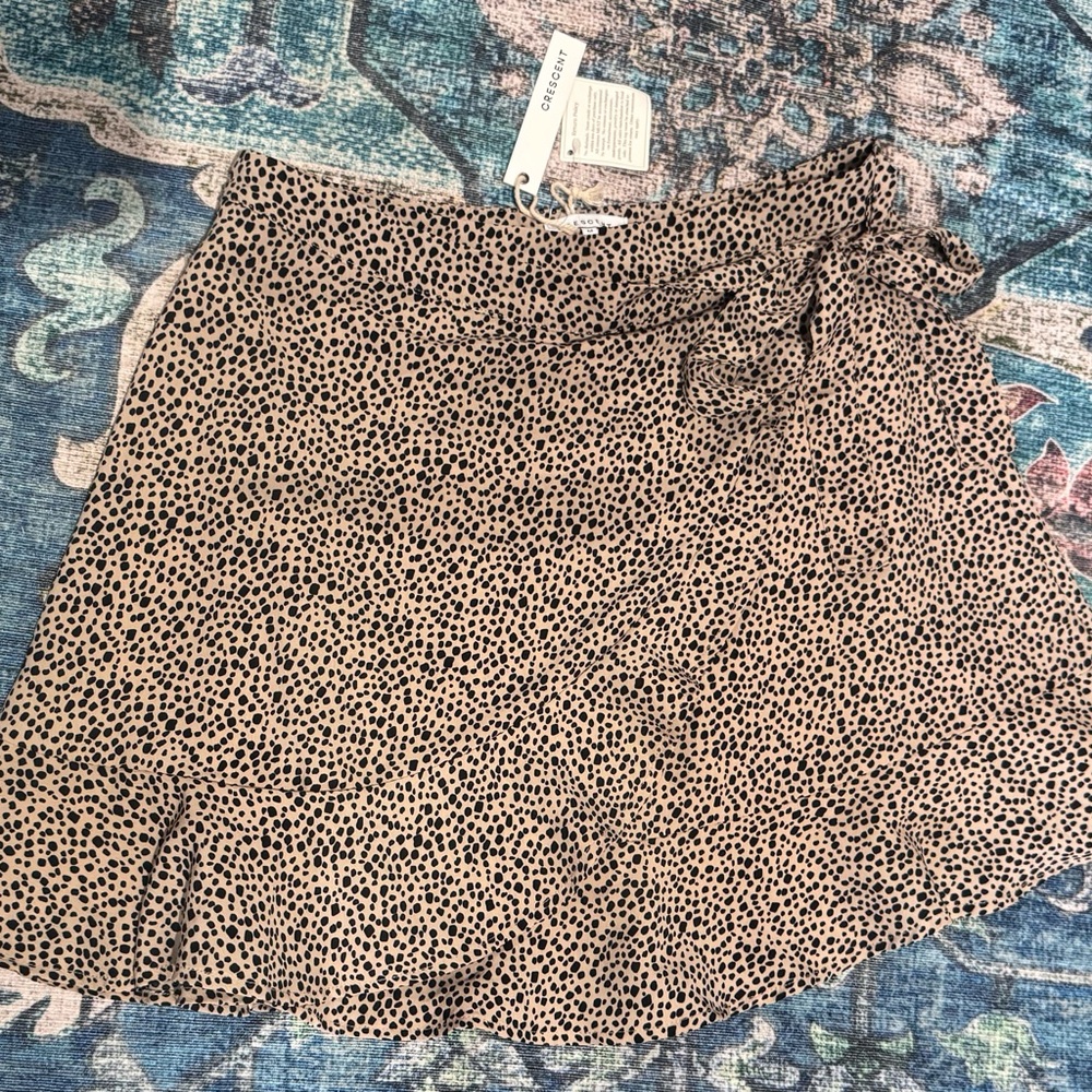 Chic Crescent Women's Leopard Print Mini Skirt